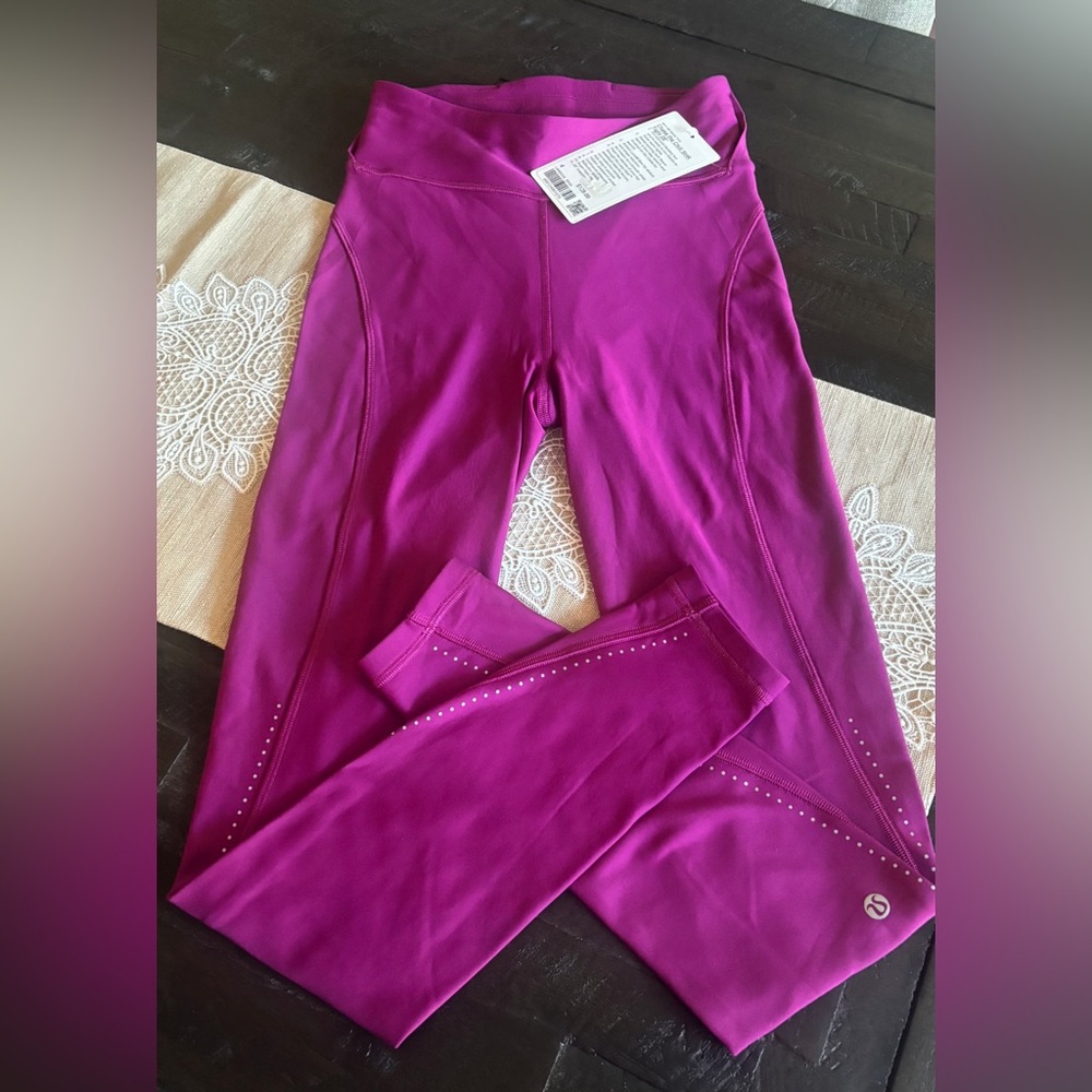 NWT Lululemon Chase the Chill Tight 28’’  Size 4 Deep Fuschia